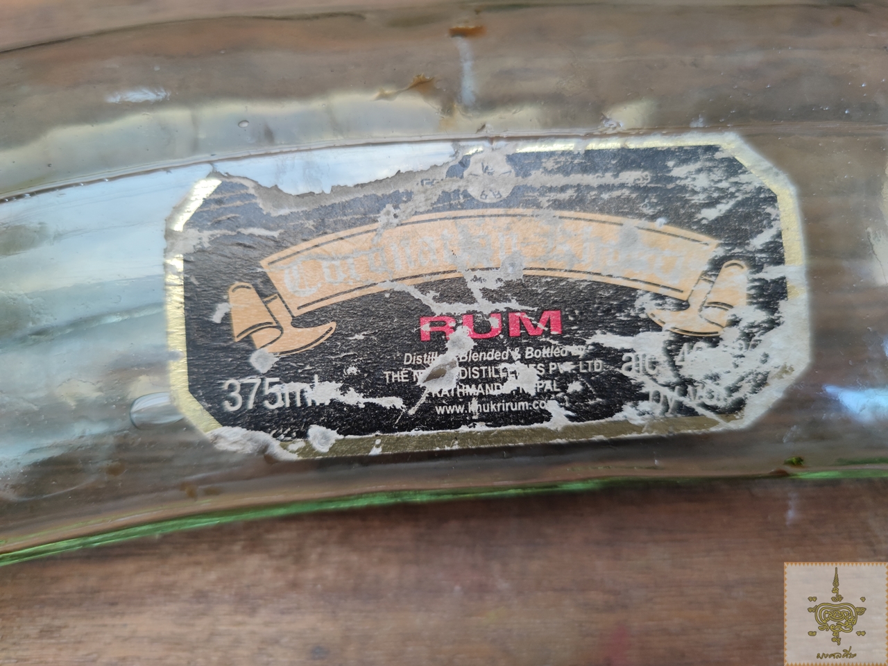 ขวดเหล้า เนปาล khukri rum