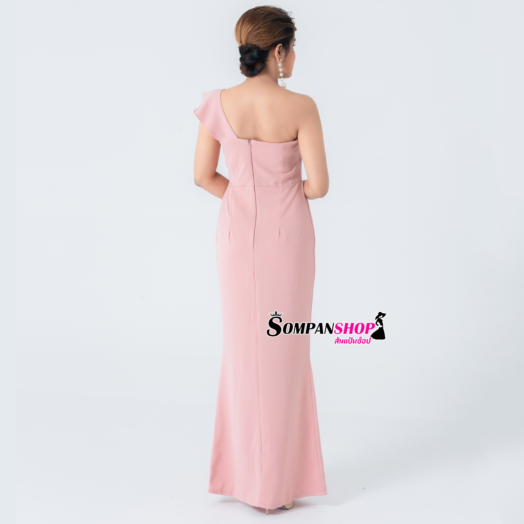 ชุดราตรี ชุดออกงาน ชุดไปงานแต่งสีชมพู ไหล่เฉียงข้างแต่งระบาย แนวเรียบหรู สวย ดูแพง