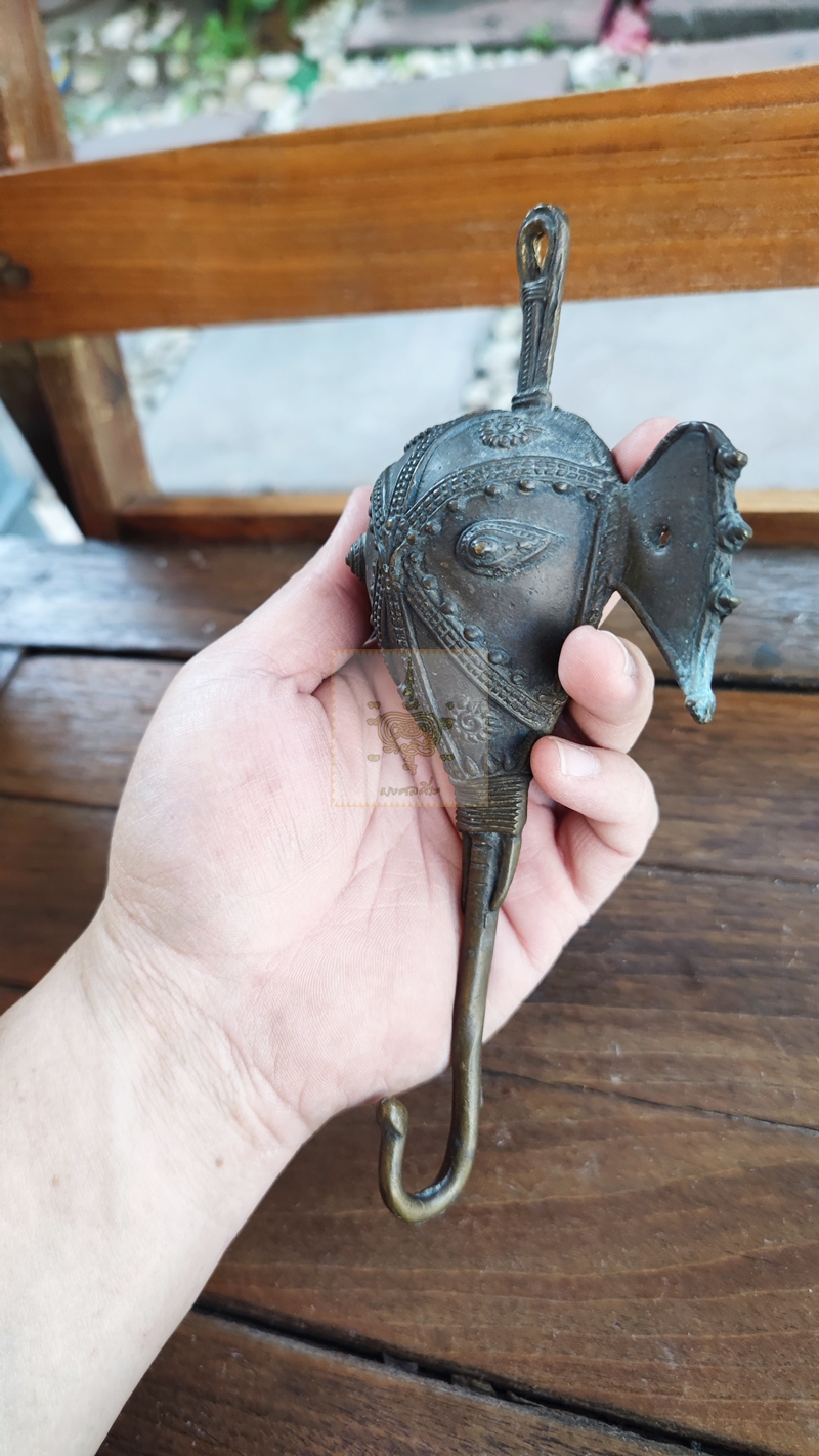 ที่แขวนผนัง ทองเหลือง