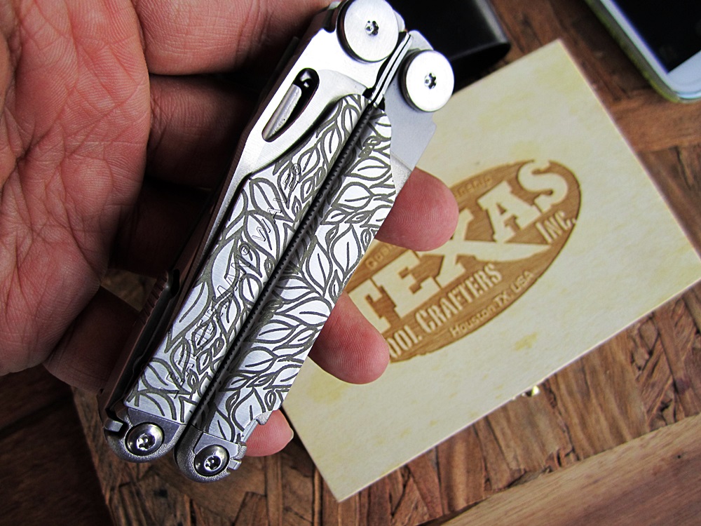 คีม Leatherman WAVE ยิงเลเซอร์แกะลาย