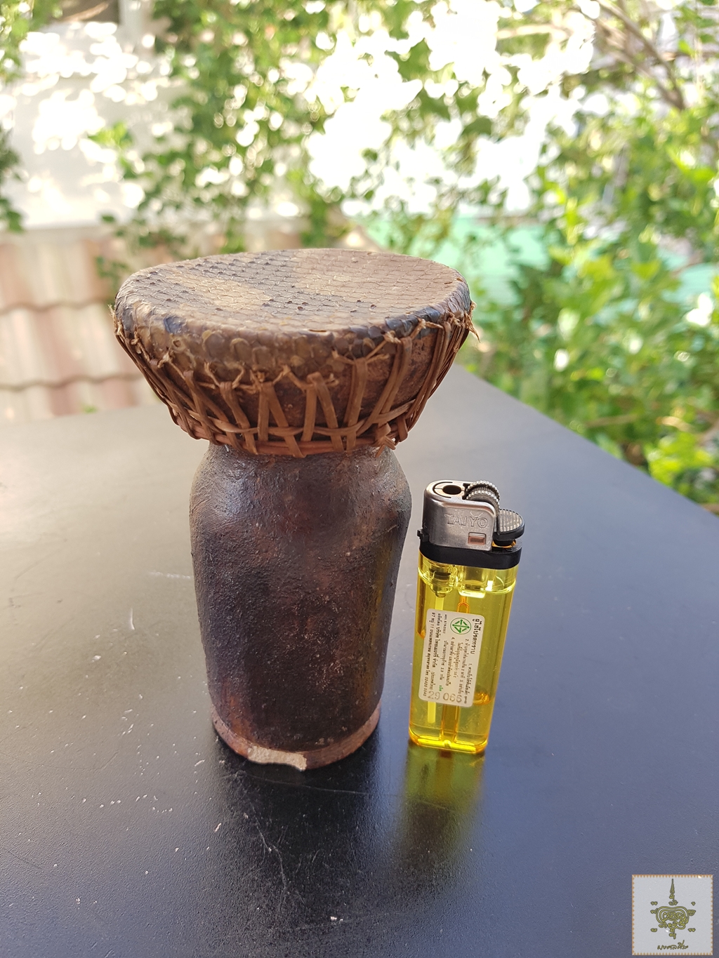 กลองเล็กเก่า หนังงู