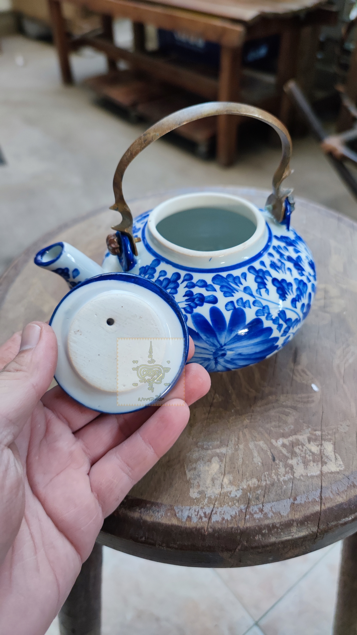 กาน้ำชา ลายผักชี 1