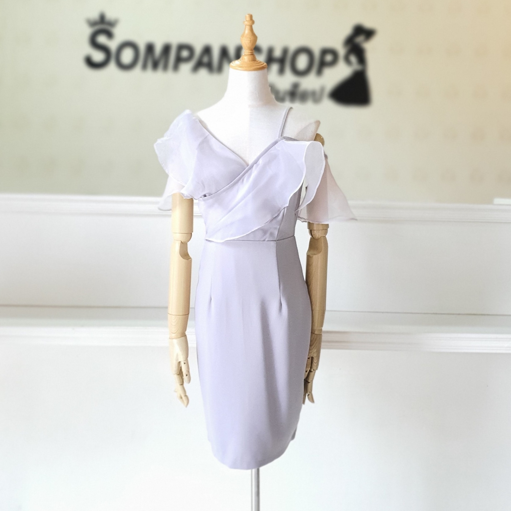 ชุดไปงานแต่งงานสีเทา เดรสสั้นแต่งระบายผ้าไหมแก้ว แบบน่ารัก สวยๆ เรียบหรูดูแพง ชุดราตรี ชุดไปงานแต่งงาน ชุดออกงาน