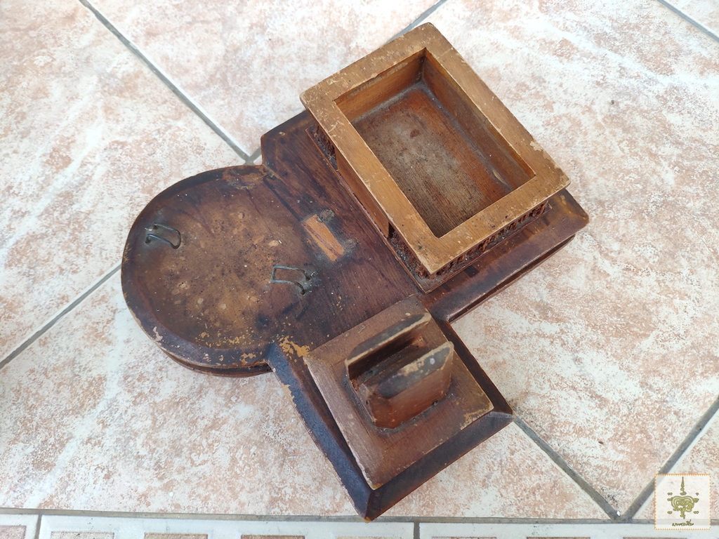 ที่เขี่ยบุหรี่ งานไม้