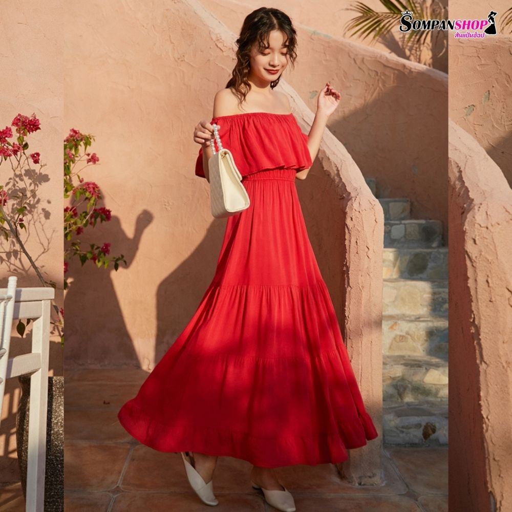 แม็กซี่เดรสยาวเปิดไหล่สีแดง กระโปรงยาวทรงบาน แฟชั่นชุดไปทะเล ชุดเที่ยวทะเล ชุดใส่เดินเล่นถ่ายรูปริมชายหาดสวยๆ