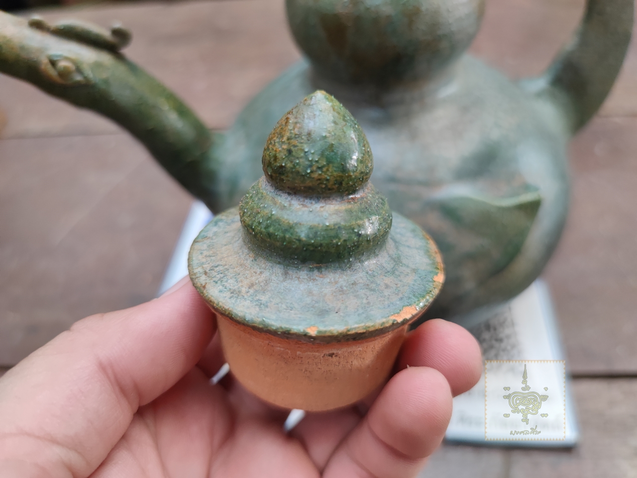 กาหงษ์ เครื่องสังคโลก