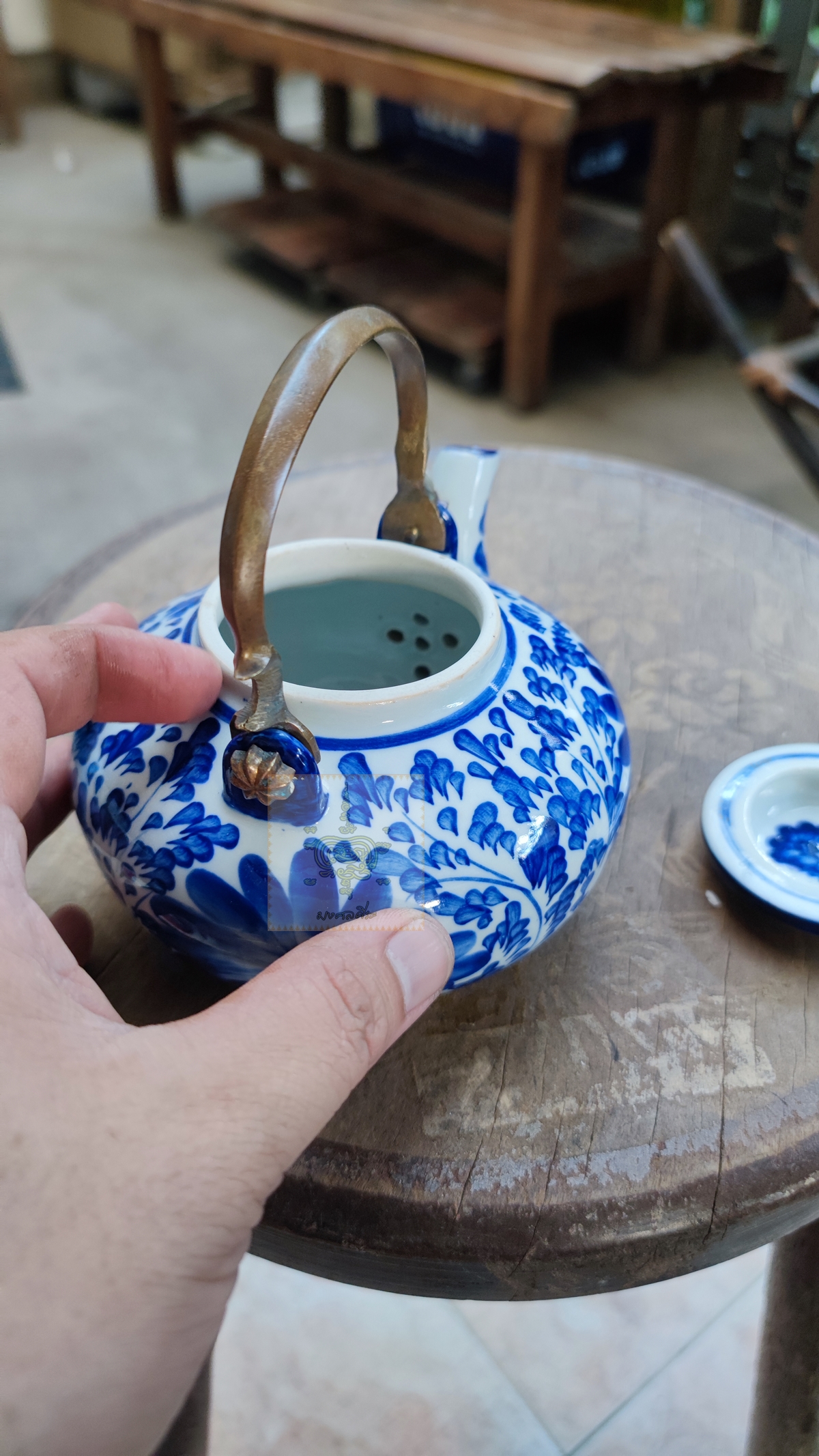 กาน้ำชา ลายผักชี 1