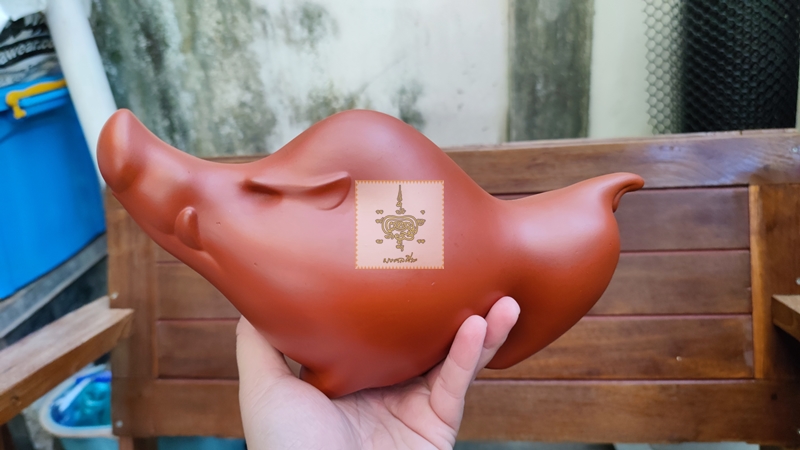 หมูเซรามิกตัวใหญ่