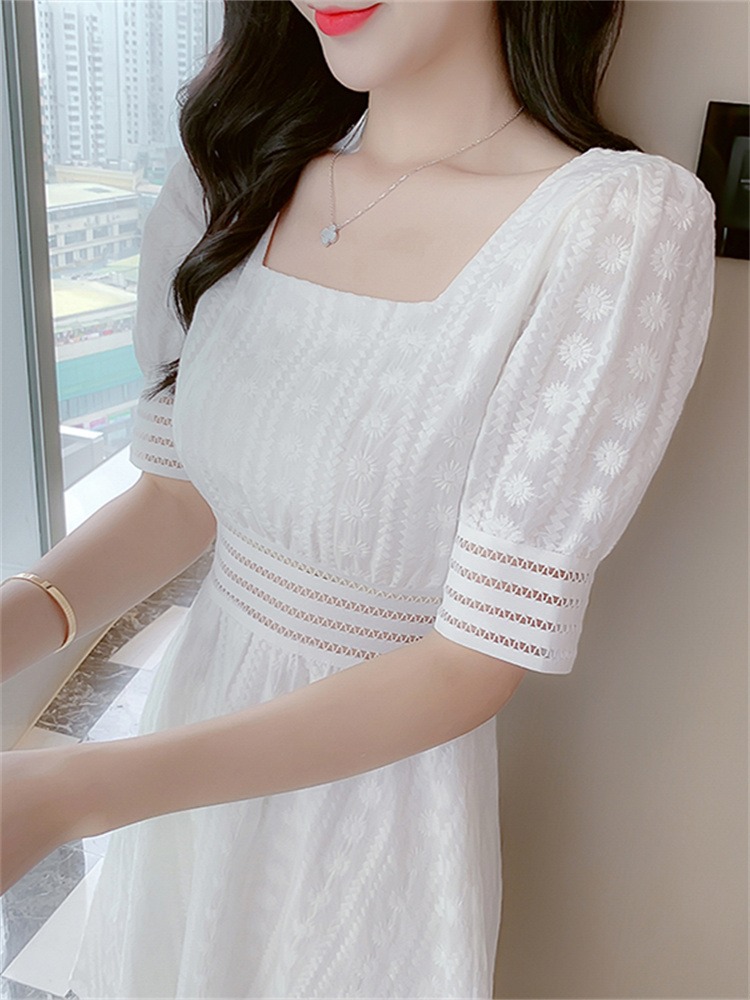 พร้อมส่ง !! ชุดเดรสสั้นสีขาว แขนสั้น ผ้าลูกไม้ฉลุ แนวเรียบร้อย สวยสุภาพ เรียบหรู