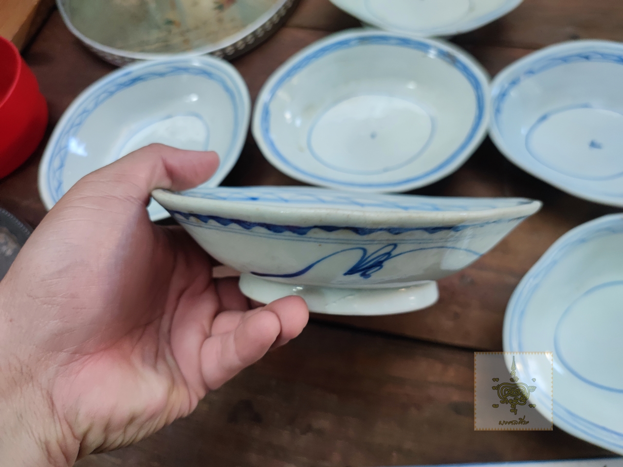 ชามกระเบื้องเคลือบโบราณ 6 ใบ