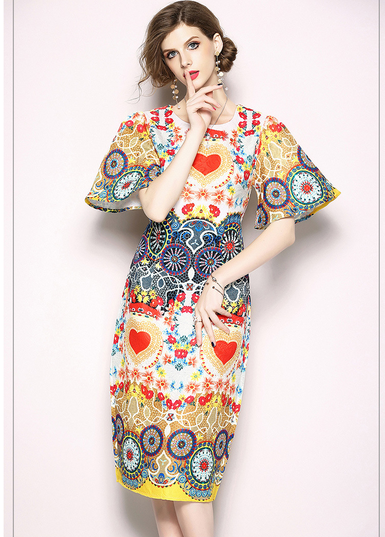 ชุดเดรสสั้นพิมพ์ลายสวยเก๋สไตล์โบฮีเมียน ทรงเข้ารูป แขนกว้าง