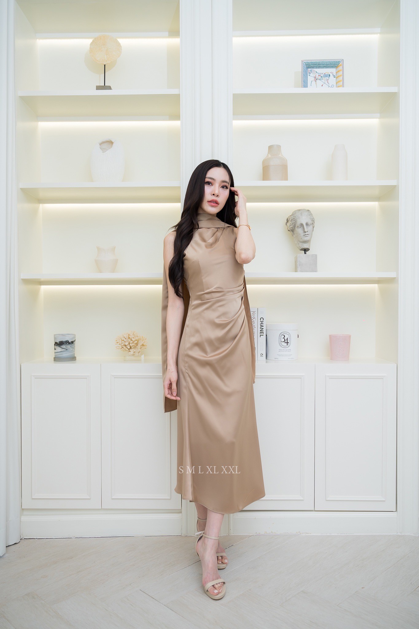 ชุดเดรสสั้นแขนกุด มาพร้อมผ้าคลุมไหล่สวยเก๋ ชุดไปงานแต่งงาน ชุดออกงาน ชุดเพื่อนเจ้าสาว