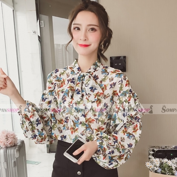 เสื้อเชิ้ตผู้หญิงสีขาว แขนยาว ลายดอกไม้ ผูกโบว์ที่คอเสื้อน่ารัก
