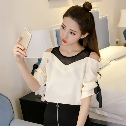 เสื้อแฟชั่นสวยๆสีครีมเบจ แต่งตาข่ายซ๊ทรู แขนสามส่วน