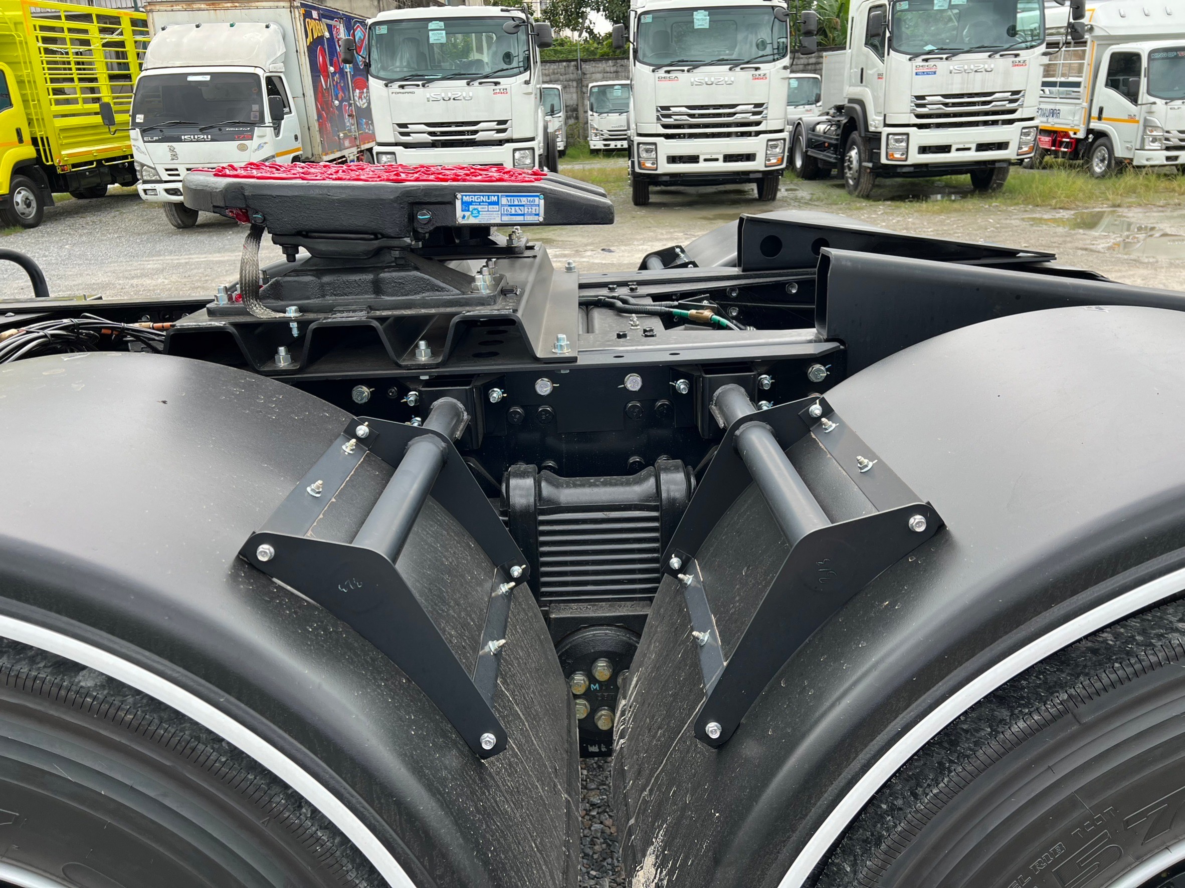 ISUZU GXZ THE ROCK (หัวลาก 10 ล้อ 2 เพลา) หัวแชสซี (Chassis)