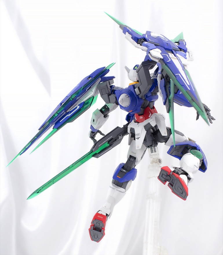 Painted Build : MG 00 QAN[T] FULL SABER by Adamantium