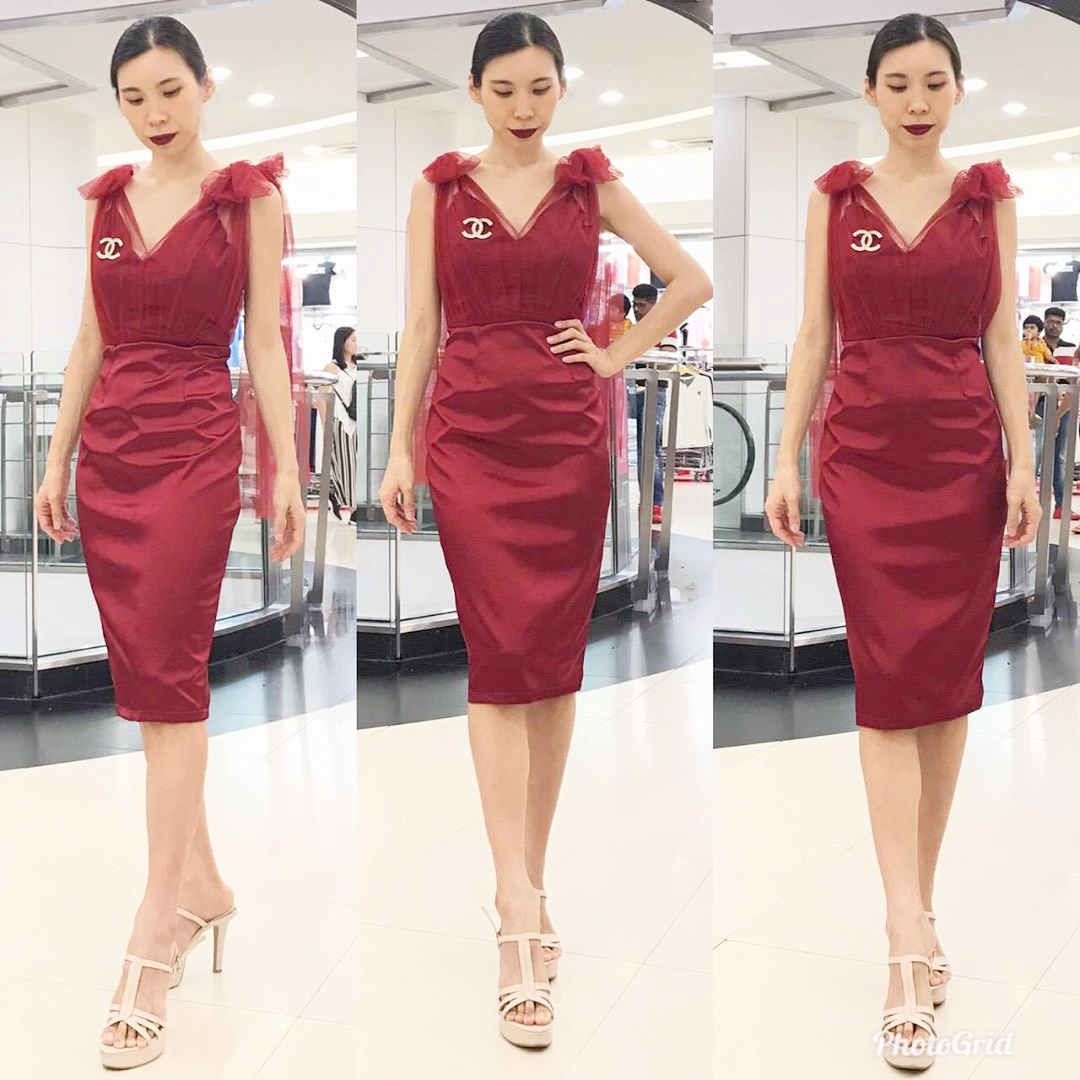 ชุดราตรี ชุดออกงาน ชุดไปงานแต่งแดง สายเดี่ยวไหล่แต่งผ้ามุ่งผูกโบง์น่ารักๆ กระโปรงเข้ารูปทรงเอ