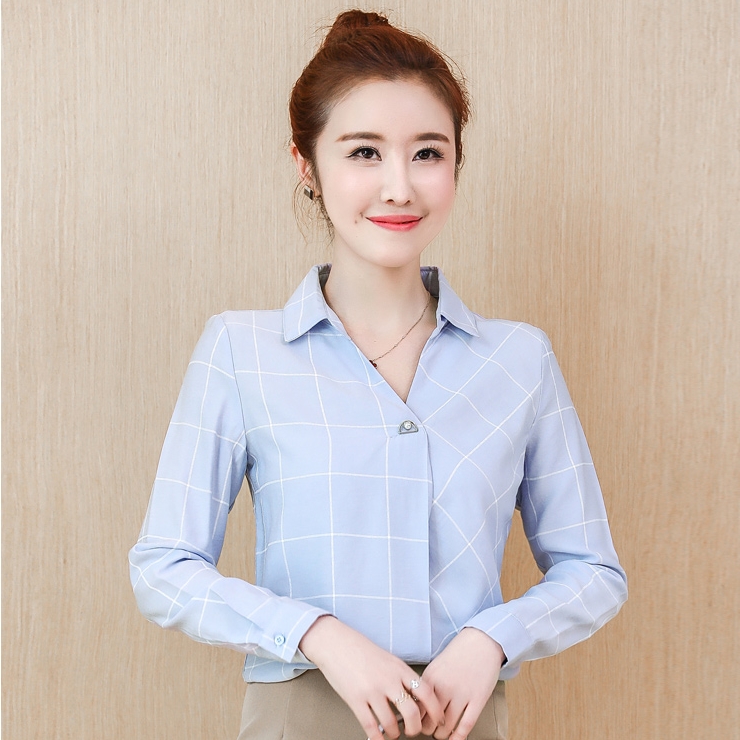 Sale เสื้อเชิ้ตผู้หญิงสีฟ้า แขนยาว ผ้าชีฟอง พิมพ์ลายตาราง กระดุมหน้า