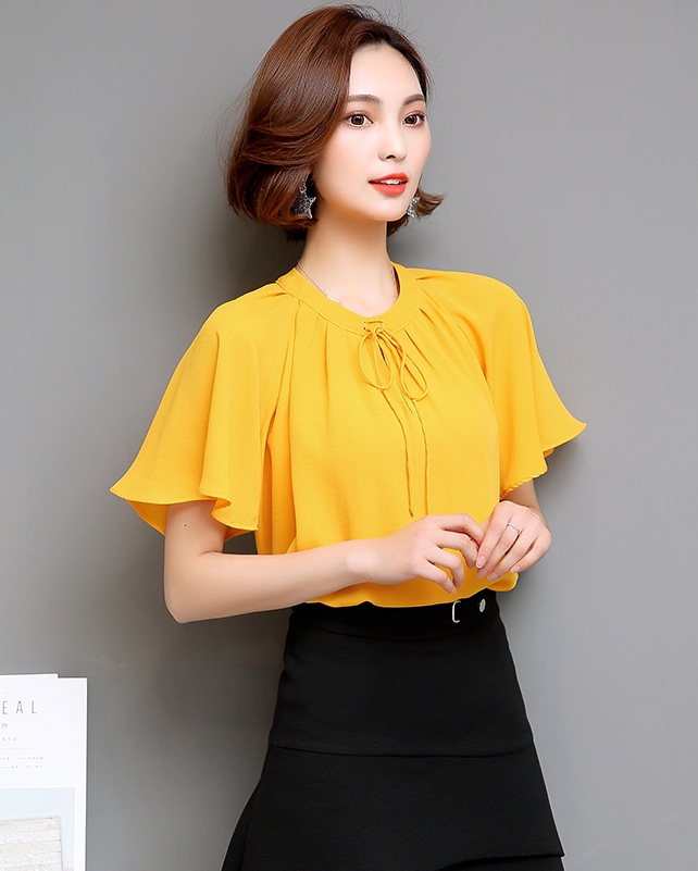 เสื้อผู้หญิงทำงานสีเหลือง แขนสั้น แต่งระบาย คอผูกโบว์ ทรงปล่อย แนวเรียบๆ สวยๆ