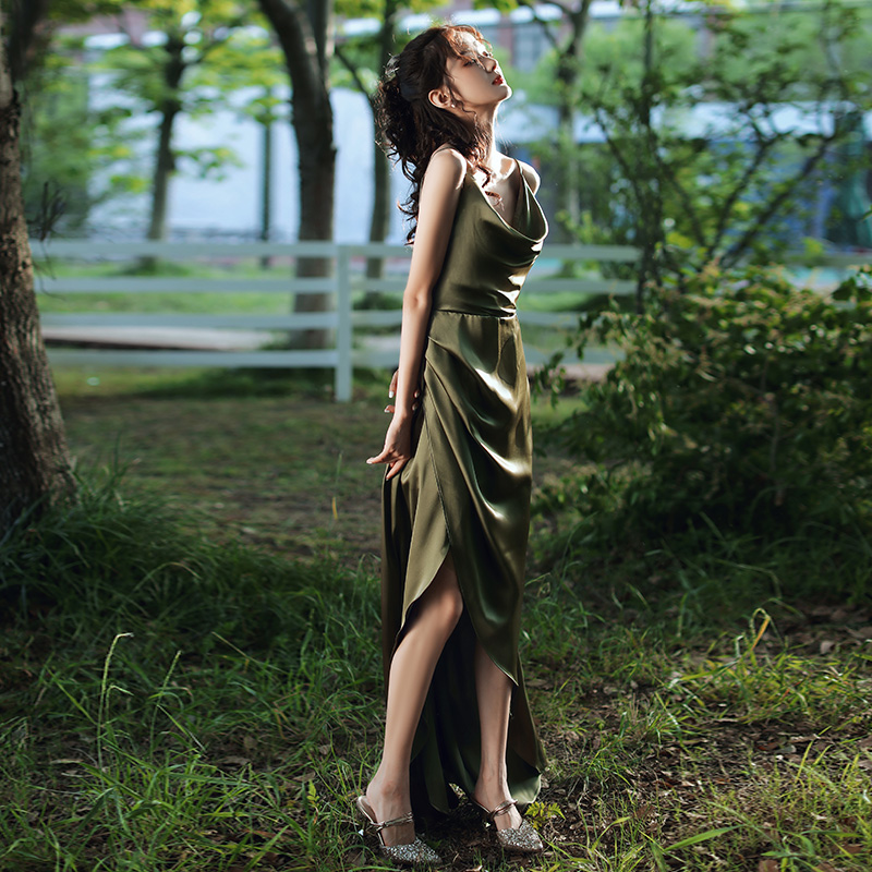 ชุดราตรี ชุดออกงาน ชุดไปงานแต่งงาน เดรสออกงานสีเขียว สายเดี่ยว คอถ่วง เรียบหรู ดูแพง