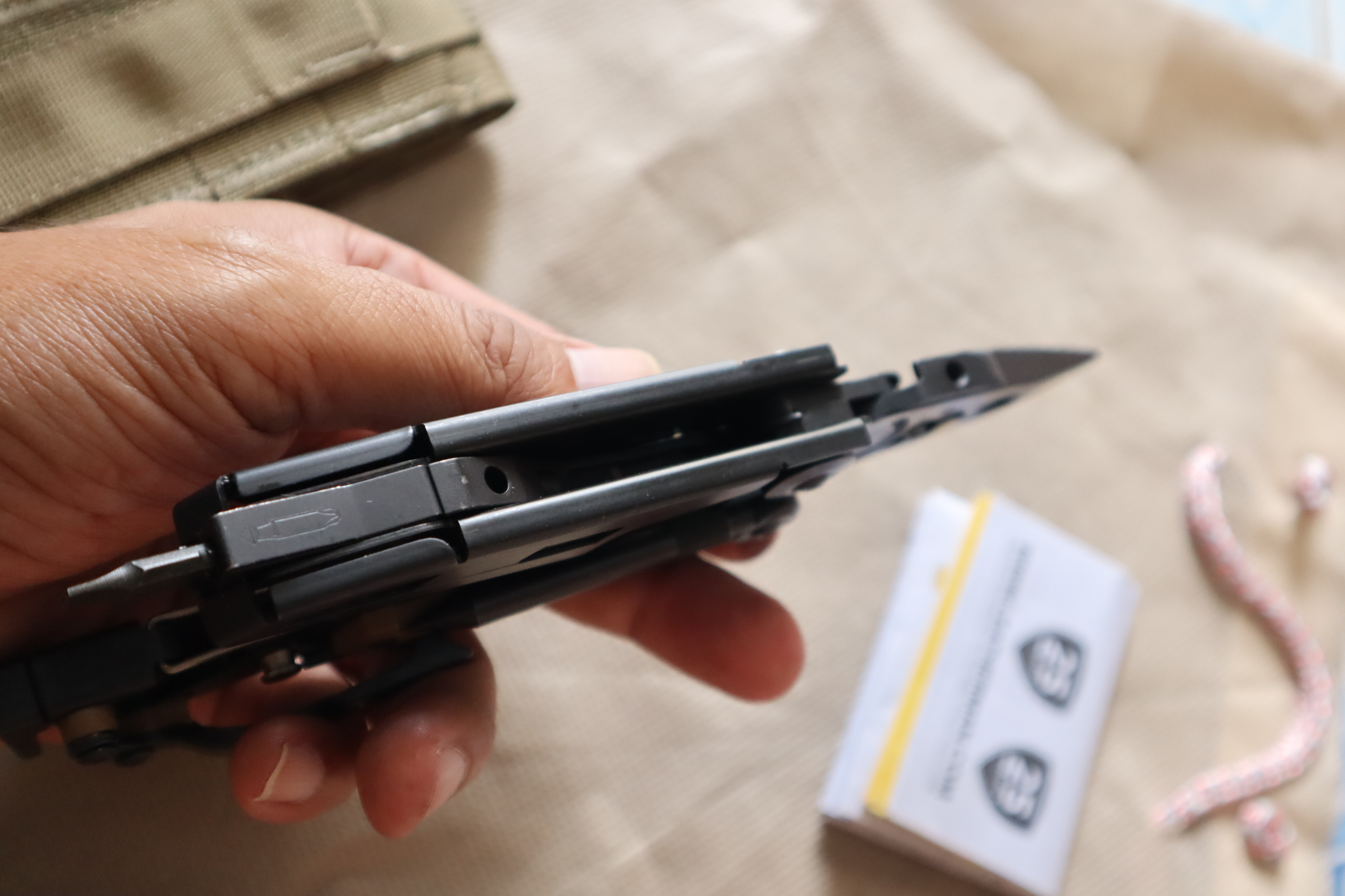 Leatherman MUT EOD Black Tactical Multi-Tool w Molle Sheath(ใหม่เก่าเก็บ)
