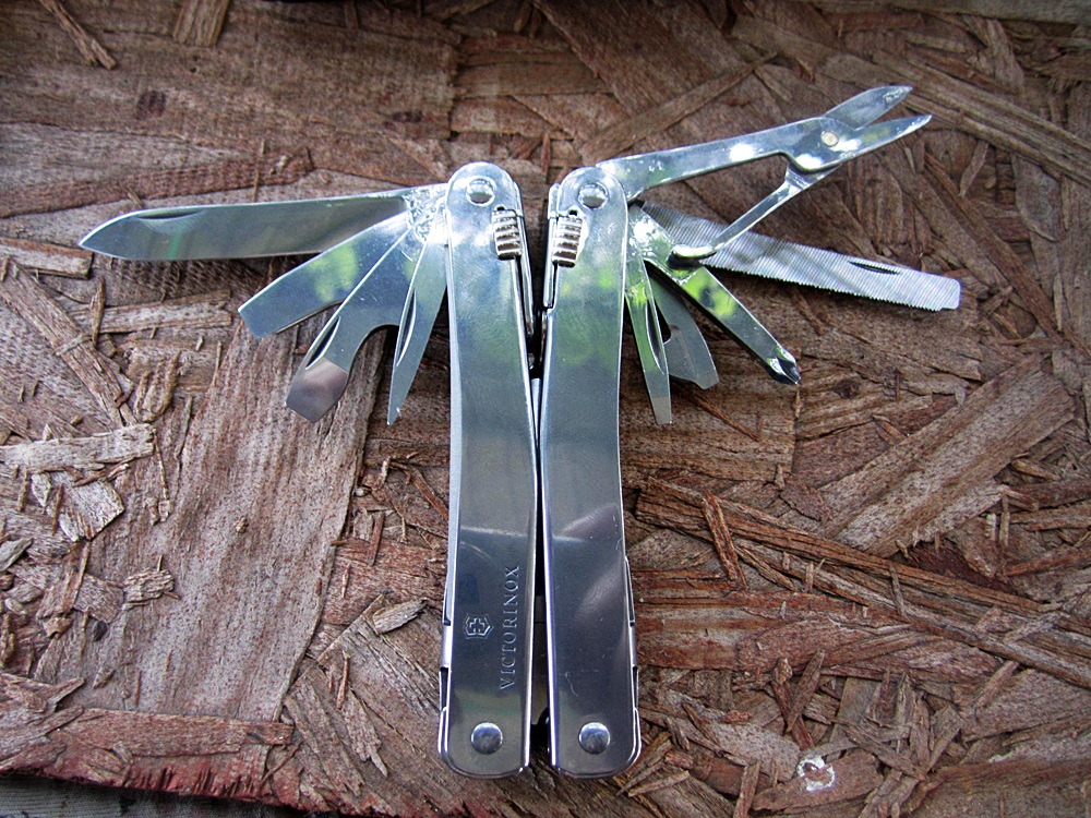 ขายคีม Victorinox ราคา Swiss Army Swisstool Spirit X