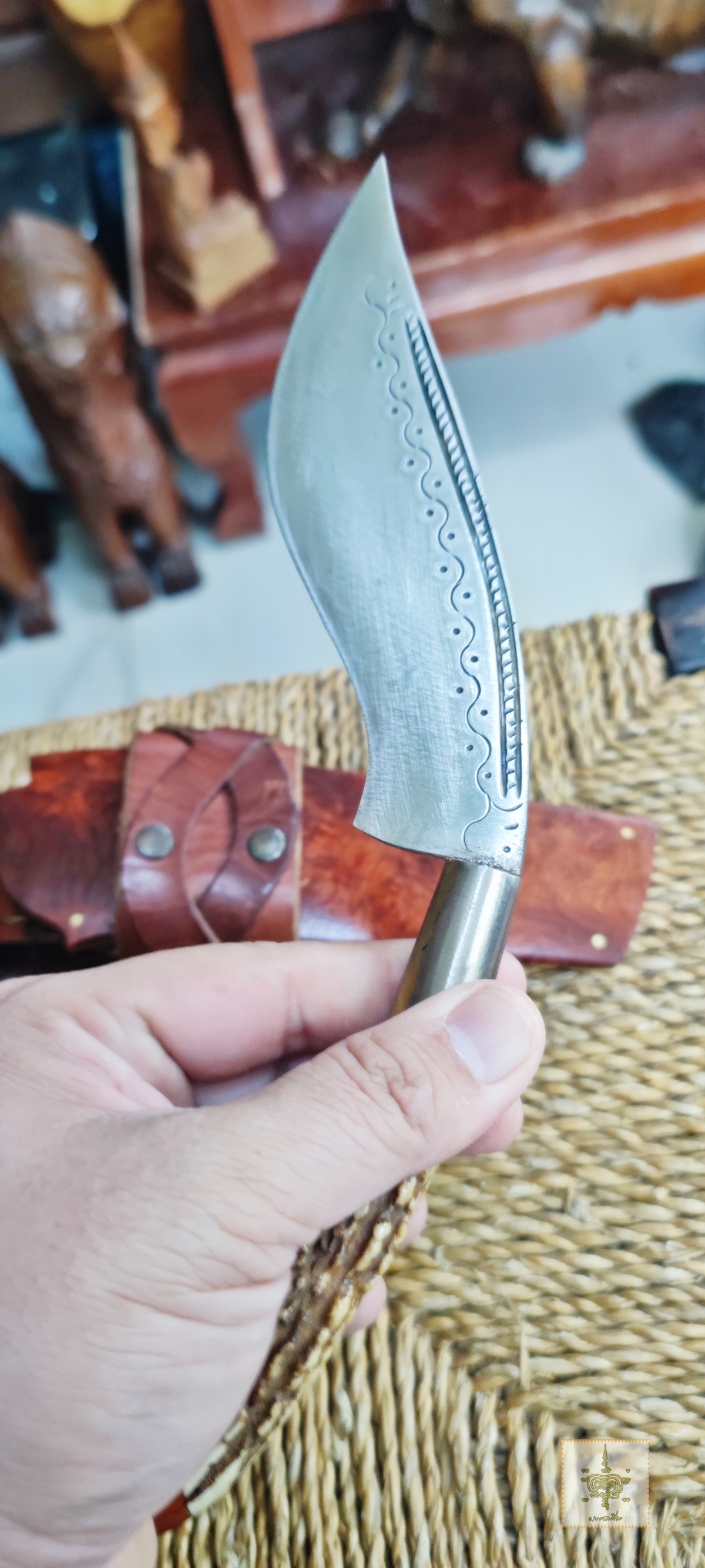 มีดเหน็บ ด้ามเขากวาง ฝักไม้ปุ่ม