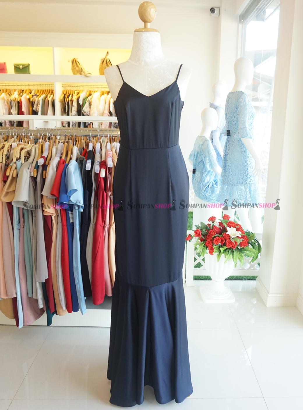 ชุดเดรสออกงานยาวสีน้ำเงินกรมท่า สายเดี่ยว กระโปรงทรงหางปลา