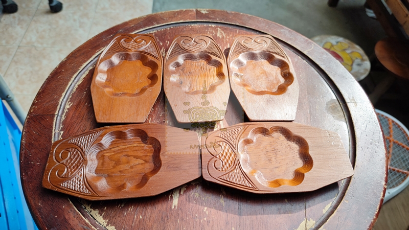 จานรองแก้วไม้แกะลาย งานญี่ปุ่น