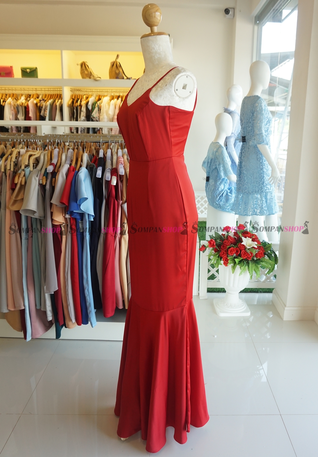 ชุดเดรสออกงานยาวสีแดง สายเดี่ยว กระโปรงทรงหางปลา