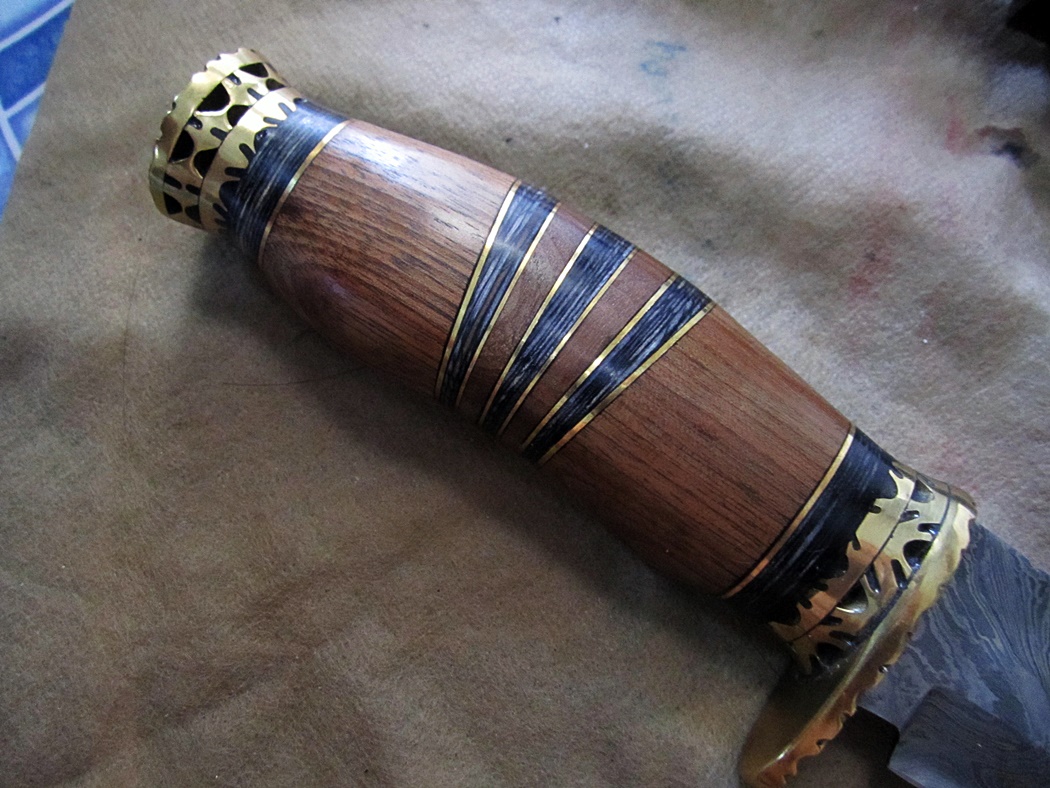 มีดเดินป่าDAMASCUS STEEL Ash damascus steel handmade hunting bowie knife 13" Canada