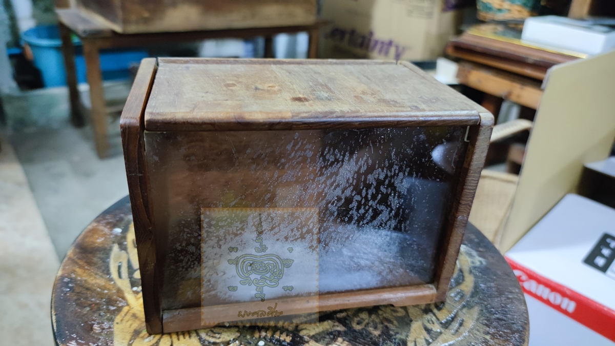 กล่องไม้ หน้ากระจกเก่า