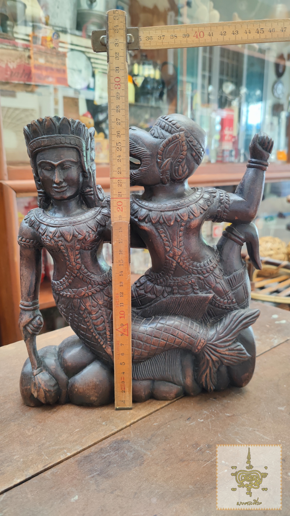 ไม้เนื้อแข็งแกะสลัก หนุมานเกี้ยวนางสุพรรณมัจฉา