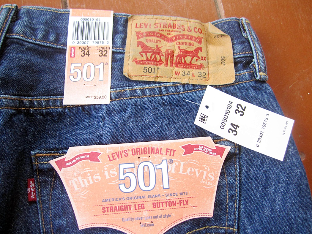 กางเกง ยีนส์ลีวาย 501 แท้ กดเข้าไปเลือกขนาดครับ