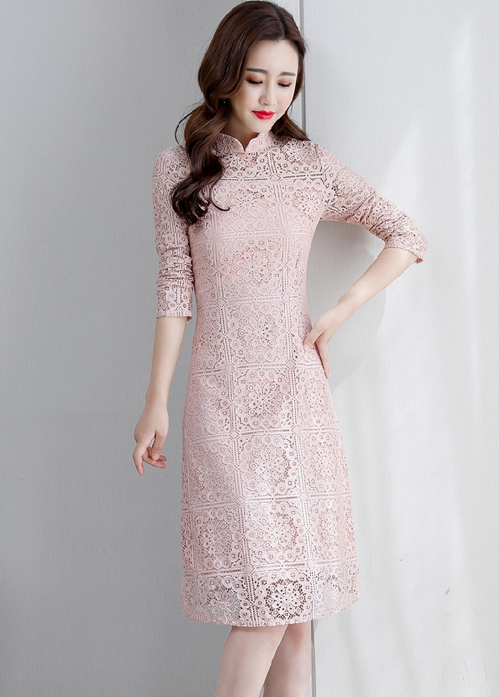 ชุดเดรสลูกไม้สีชมพู คอจีน