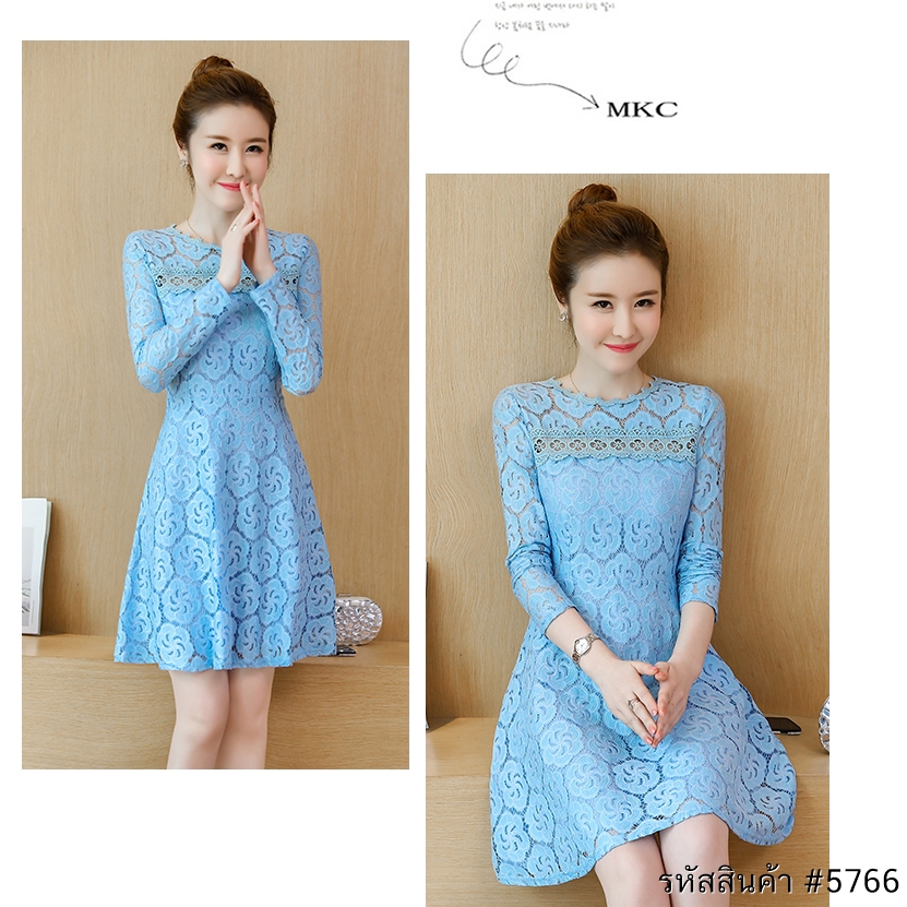 ชุดเดรสสั้นสีฟ้า แขนยาว กระโปรงทรงบาน ผ้าลูกไม้
