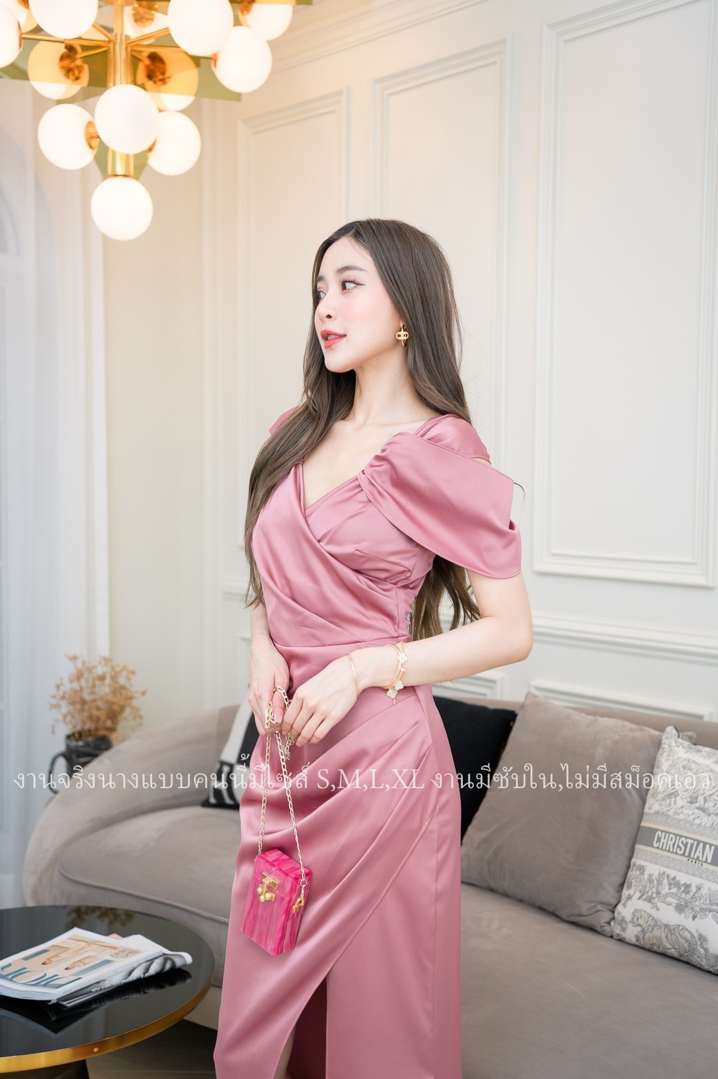 ชุดไปงานแต่งงานสีชมพู เดรสยาวปิดไหล่ แนวเรียบหรู สวยหรูดูแพง ชุดราตรี ชุดออกงาน