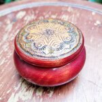 ตลับไม้แกะสลัก