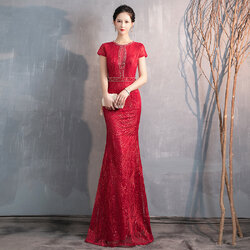 ชุดราตรียาวสีแดงสวยหรูดูแพง เหมาะสำหรับใส่เป็นชุดราตรี ชุดออกงาน ชุดไปงานแต่ง ชุดรับรางวัล ชุดไปงานเลี้ยงกลางคืน