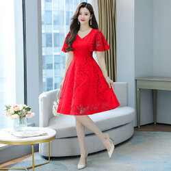 พร้อมส่ง !! ชุดเดรสลูกไม้สีแดง แขนปีกระบาย กระโปรงทรงบานคลุมเข่า แขนยาว แนวเรียบร้อย สวยดูดี ชุดเดรสทำงาน ชุดเดรสออกงาน ชุดเดรสไปงานแต่ง