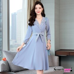 ชุดเดรสสีฟ้า คอปก แขนยาว กระโปรงคลุมเข่า แนวเรียบร้อย สวยใส่ดูดี ใส่ทำงานได้