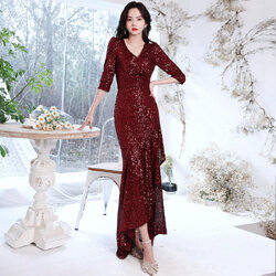ชุดราตรียาวสีแดง เดรสปักเลื่อมแขนสามส่วนกระโปรงทรงหางปลาหน้าสั้นหลังยาว เรียบหรูดูแพง สวยดูดี แบบสวยทันสมัย ใส่ออกงาน งานราตรี ไปงานแต่ง สำเนา