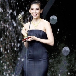 เบลล่า ราณี แคมเปน กับ ชุดเดรสออกงานสีดำ ในงาน Daradaily Awards ครั้งที่ 8