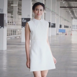 จุ๋ย วรัทยา นิลคูหา กับชุดเดรสสั้นสีขาว สวยหวาน น่ารัก