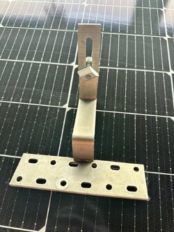 ตัวยึดซีแพคโมเนีย โซล่าเซลล์