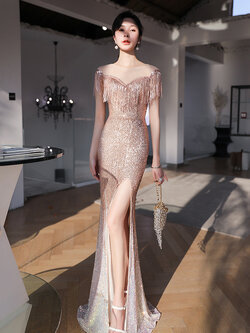 ชุดราตรี ชุดออกงาน ชุดไปงานแต่งงานสีทอง อกแต่งระบายสวยหรู ผ้าปักเลื่อม แนวเรียบหรู สวยสง่ามากๆ