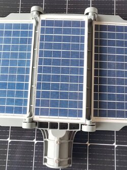 โคมไฟโซล่าเซลล์ ขนาด 200 วัตต์