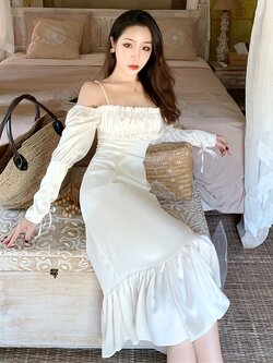 พร้อมส่ง !! ชุดเที่ยวทะเล ชุดไปทะเล แม็กซี่เดรสยาวสีครีมเบจ เปิดไหล่ ใส่เดินเล่นริมทะเล ใส่ถ่ายรูปสวยๆ