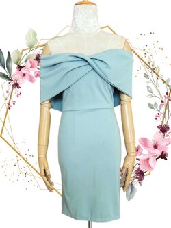 ชุดเดรสออกงานสีเขียวมิ้นเปิดไหล่ เข้ารูป ลุคเรียบๆ สวยหรู ดูดี