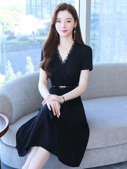 พร้อมส่ง !! ชุดเดรสสีดำ คอวี แขนสั้น แนวเรียบหรู ดูดี สวยสุภาพ ดูเรียบร้อย